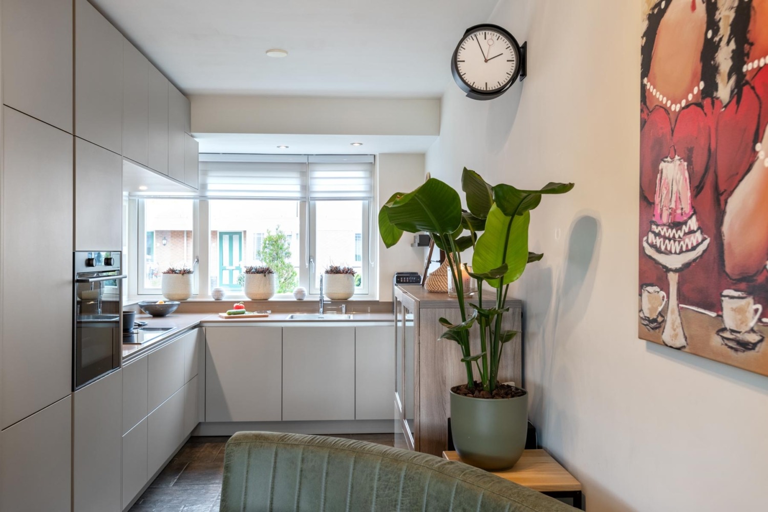 Strakke en greeploze keuken | Schelde Keukens